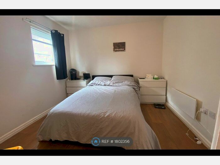 2 Bedroom Flat To Rent In Carpathia Drive, Southampton, SO14