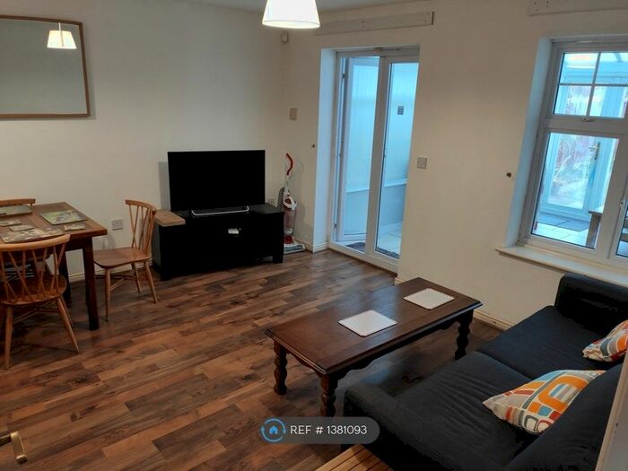 3 Bedroom Semi-Detached House To Rent In Croasdale Avenue, Manchester, M14