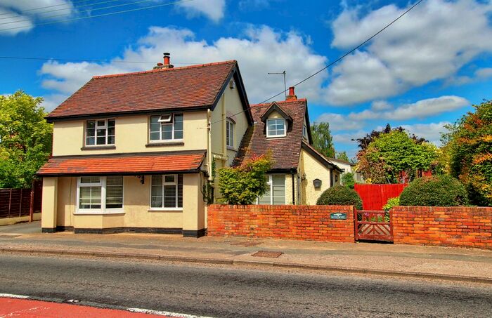 3 Bedroom Detached House For Sale In Hereford Road, Leigh Sinton, Malvern, WR13