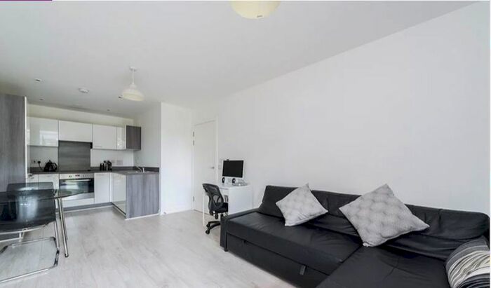 1 Bedroom Flat To Rent In Cabot Close, Croydon, CR0