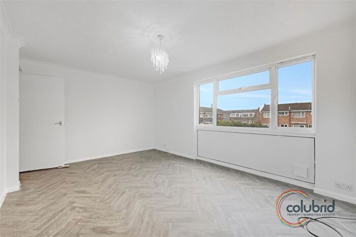 2 Bedroom Flat For Sale In Coronation Avenue, East Tilbury, RM18