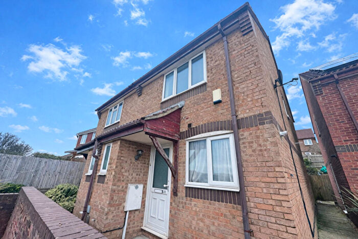 2 Bedroom Semi Detached House To Rent In Langridge Drive, Portslade, BN41
