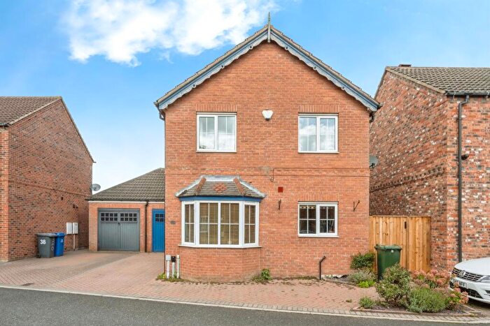 3 Bedroom Detached House For Sale In Lord Porter Avenue, Stainforth, Doncaster, DN7