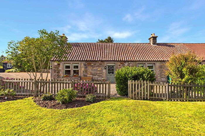 2 Bedroom Cottage For Sale In Kingskettle, Cupar, KY15