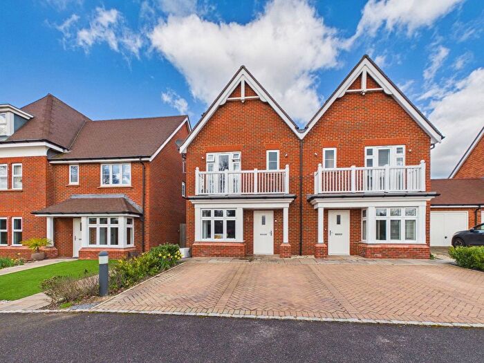 3 Bedroom Semi-Detached House For Sale In The Boulevard, Horsham, RH12