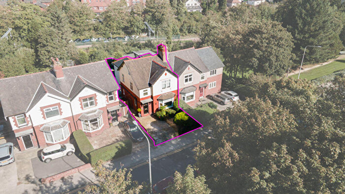 4 Bedroom Semi-Detached House For Sale In No., Vicarage Road, Poulton-le-Fylde, Lancs, FY6