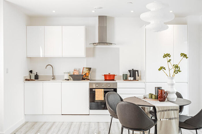 2 Bedroom Apartment To Rent In The Radiant, Kirkstall Road, Leeds, West Yorkshire, LS3