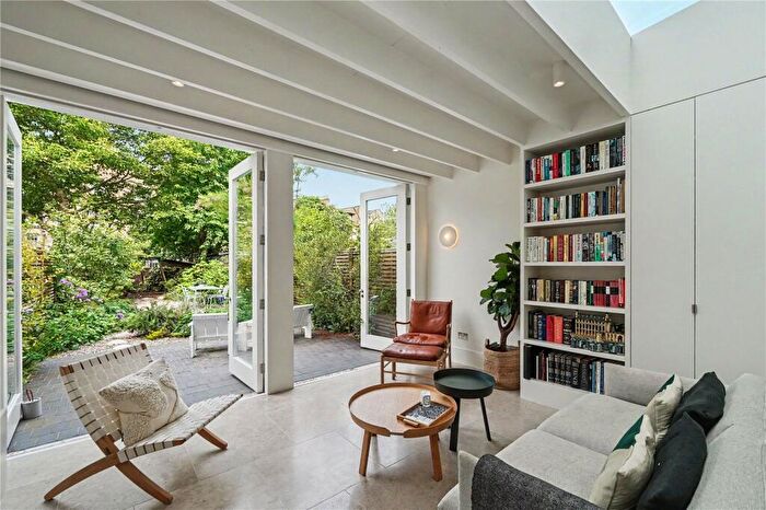 3 Bedroom Terraced House For Sale In Matilda Street, Barnsbury, London, N1