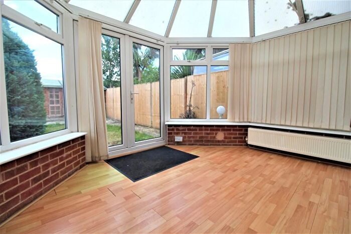 3 Bedroom Terraced House For Sale In Scots Close, Staines, TW19