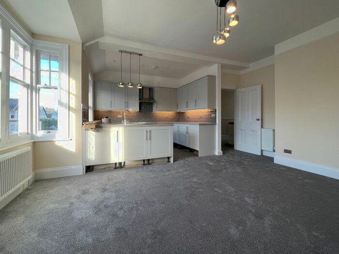 2 Bedroom Flat To Rent In Modena Road, Hove, BN3