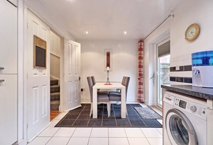 3 Bedroom Semi-Detached House For Sale In Temple Way, Rayleigh, Essex, SS6