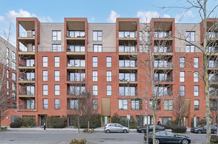 3 Bedroom Flat For Sale In Lismore Boulevard, Colindale Gardens, Colindale, NW9