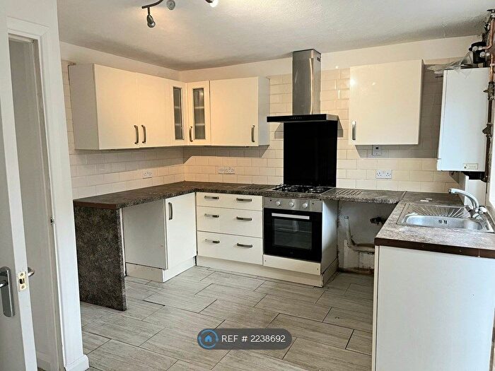 4 Bedroom End Of Terrace House To Rent In Croombs Road, London, E16