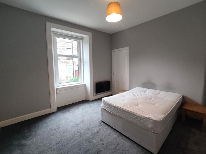 1 Bedroom Flat To Rent In Cumbernauld Road, Dennistoun, Glasgow, G31