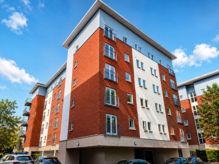 2 Bedroom Flat For Sale In Elmira Way, Platt House, M5