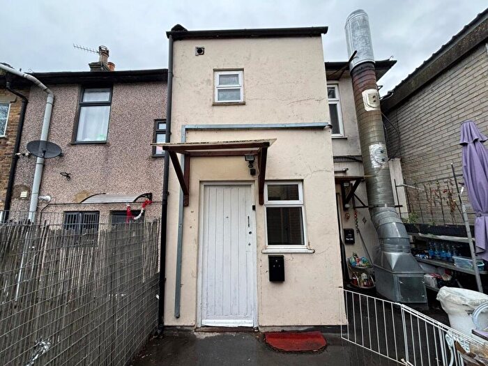 1 Bedroom Apartment To Rent In Bellegrove Road, Welling, DA16