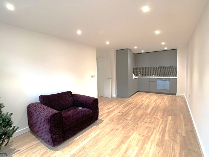 2 Bedroom Flat For Sale In Castleton House, Aerodrome Road, London, NW9