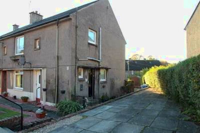 2 Bedroom Flat To Rent In Woodside Road, Alloa, FK10