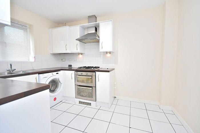 3 Bedroom Terraced House To Rent In St Crispin Drive, Northampton, NN5