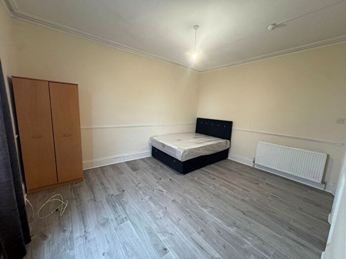 1 Bedroom Studio To Rent In Pownall Gardens, Hounslow, TW3