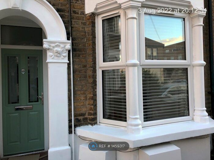 2 Bedroom Flat To Rent In Leyton, London, E10