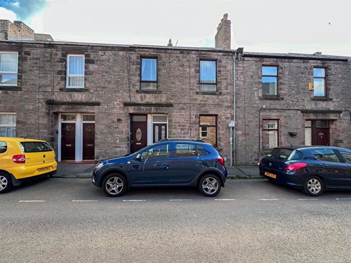 3 Bedroom Flat For Sale In Brucegate, Berwick-Upon-Tweed, TD15