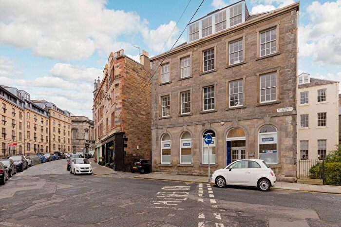 1 Bedroom Flat For Sale In / St Stephen Street, Stockbridge, Edinburgh, EH3