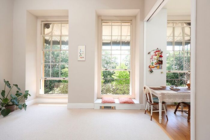 2 Bedroom Flat For Sale In Cornwallis Crescent, Clifton, Bristol, BS8