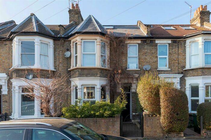 2 Bedroom Flat To Rent In Newport Road, London, E10