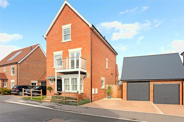 4 Bedroom Detached House For Sale In Hockbury Crescent, Tunbridge Wells, Kent, TN2