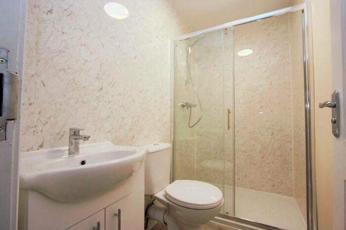 Property To Rent In St. Edmunds Close, Erith, DA18