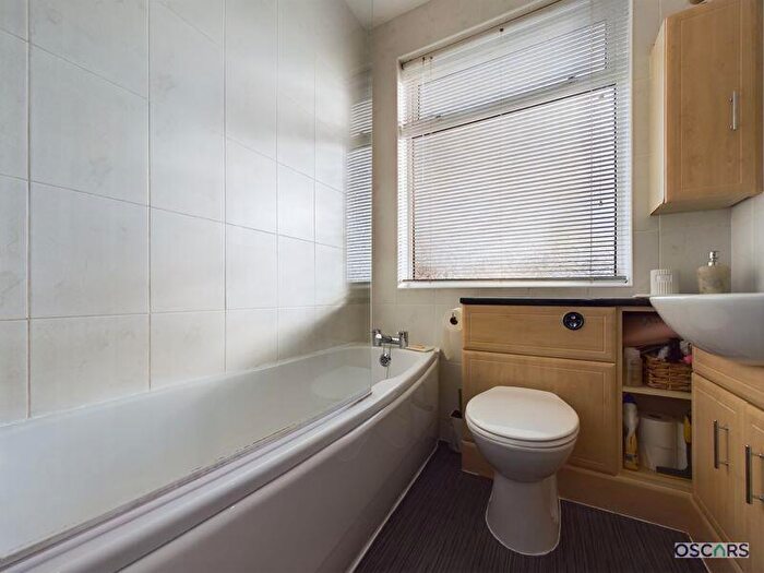 3 Bedroom Terraced House For Sale In Bernadette Avenue, Hull, HU4