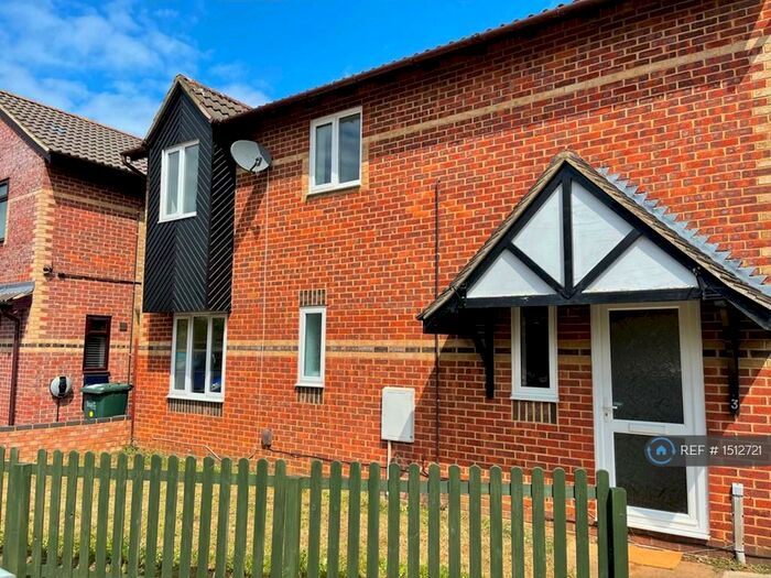 3 Bedroom Detached House To Rent In Cypress Gardens, Bicester, OX26