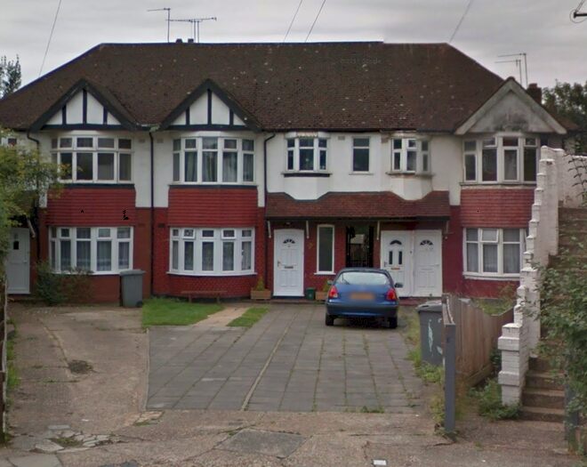 2 Bedroom Maisonette To Rent In Westview Close, Neasden, NW10