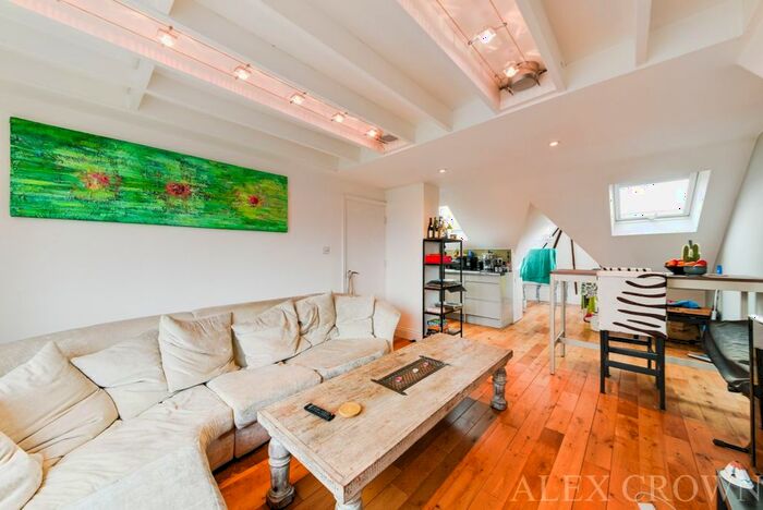 3 Bedroom Flat To Rent In Archway Road, London, N6