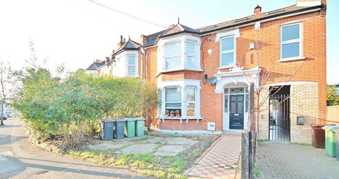 2 Bedroom Flat To Rent In Melville Road, Walthamstow, E17