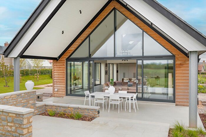 4 Bedroom Detached House For Sale In Lakeview Road, Somerton, TA11