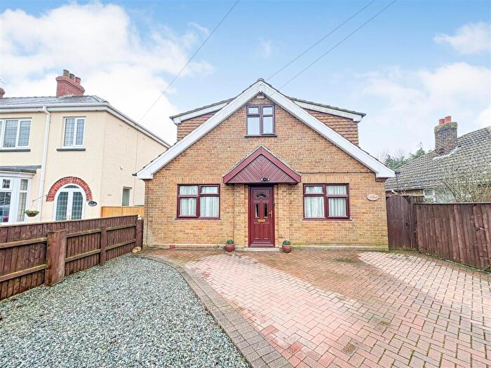 5 Bedroom Detached House For Sale In Lock Road, North Cotes, Grimsby, DN36