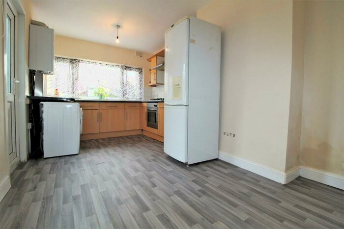 3 Bedroom Terraced House For Sale In Lucerne Road, Thornton Heath, CR7