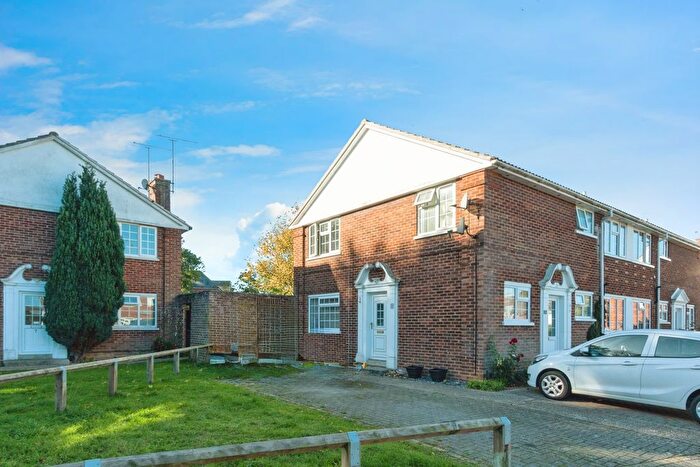 2 Bedroom Maisonette For Sale In Devonshire Place, Basingstoke, Hampshire, RG21