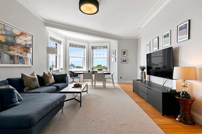 1 Bedroom Flat To Rent In Campden Hill Court, Campden Hill Road, W8