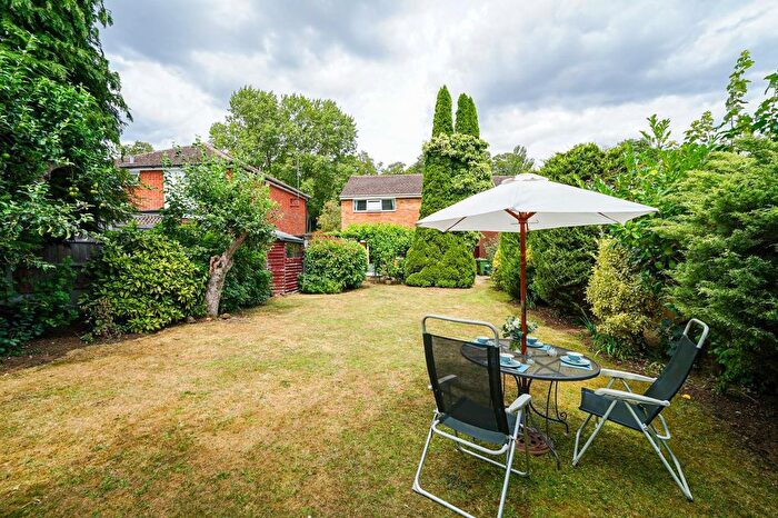 3 Bedroom Detached House For Sale In Bideford Green, Leighton Buzzard, LU7