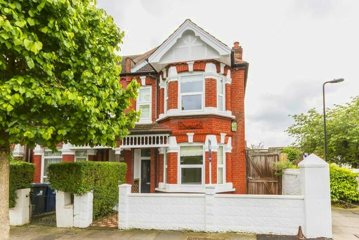 3 Bedroom Property To Rent In Valetta Road, London, W3