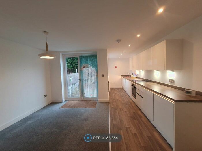 3 Bedroom Semi-Detached House To Rent In Roman Road, Failsworth, Manchester, M35