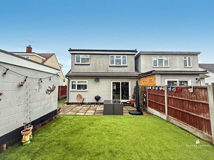 3 Bedroom Chalet For Sale In Greenways, Benfleet, SS7