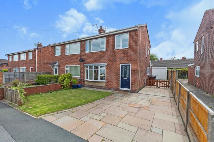3 Bedroom Semi-Detached House To Rent In Albrighton Crescent, Lostock Hall, Preston, PR5