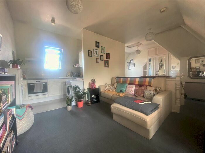 Studio To Rent In Hillingdon Hill, Hillingdon, UB10