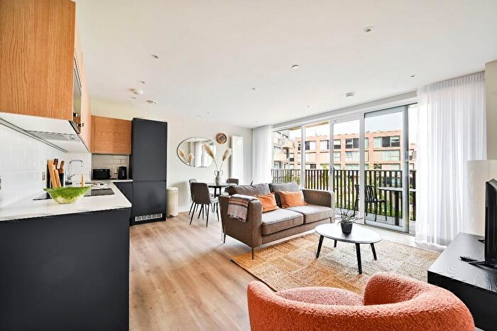 3 Bedroom Apartment To Rent In Neptune Wharf, London, SE8
