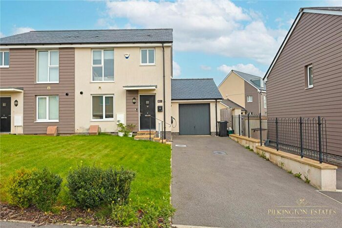 3 Bedroom Semi-Detached House For Sale In Halter Close, Tamerton Foliot, Plymouth, Devon, PL5
