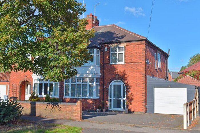 4 Bedroom Semi-Detached House For Sale In Windsor Road, Newark, NG24